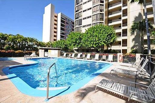4th image of 5090 Likini St #East204