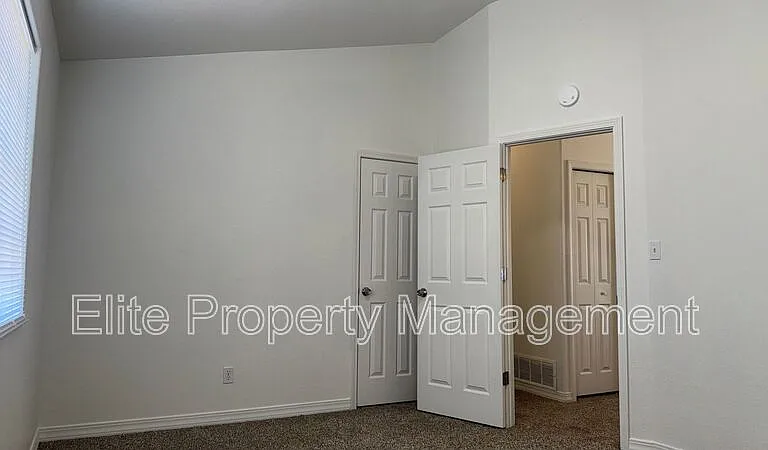 161 S Stardust Cir — Photo 17
