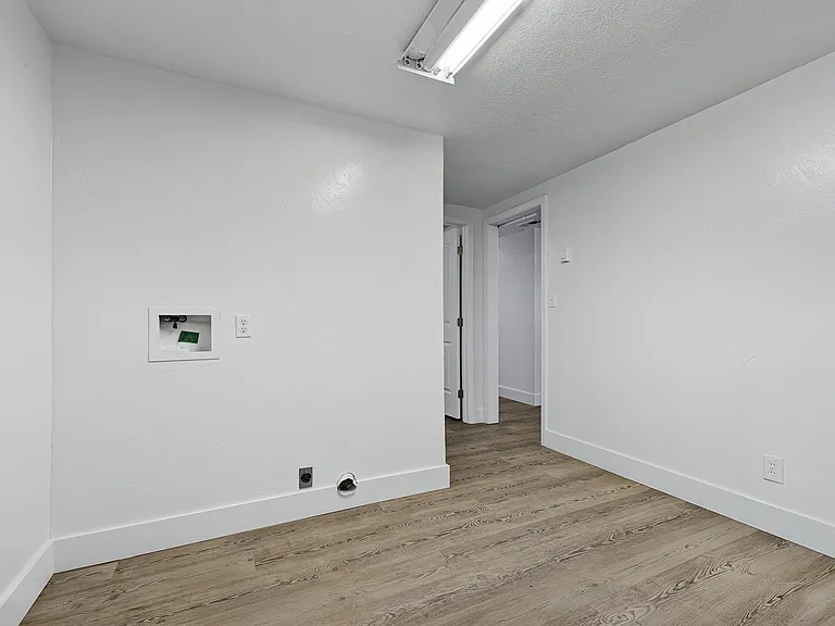 2319 Iowa Ave #B — Photo 10