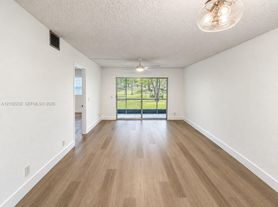 12501 SW 14th St, Pembroke Pines, FL