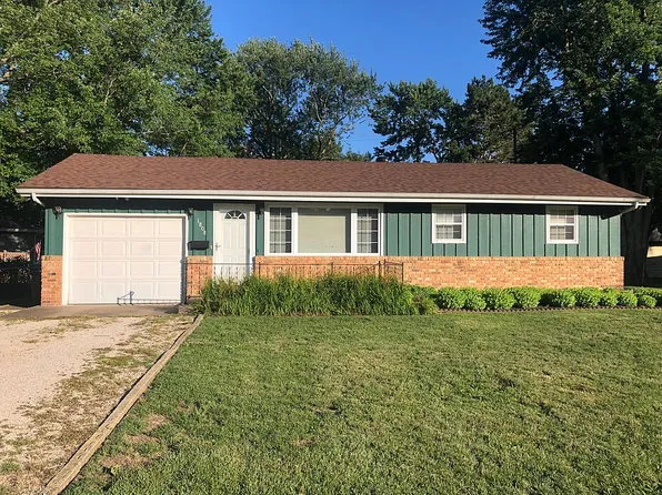 1808 W Leonard Dr, Chillicothe, IL 61523
