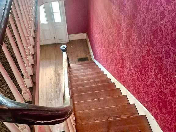 2nd image of 3308 Camargo Rd