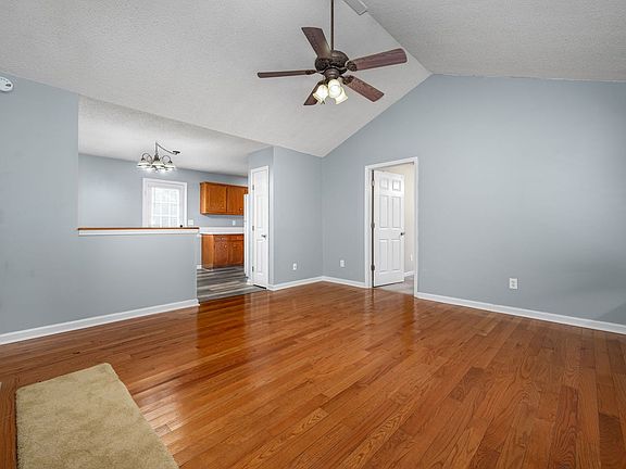 5th image of 103 Rosswood Dr
