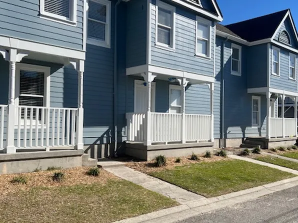 548 E Hall Ln, Savannah, GA 31401