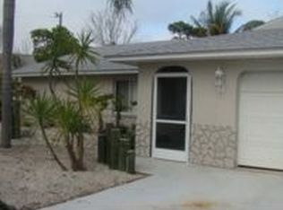 621 SW 8th Ter, Cape Coral, FL 33991