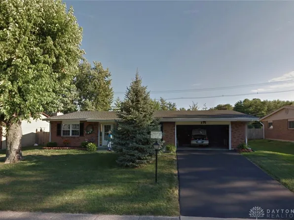 215 Porter Dr, Englewood, OH 45322