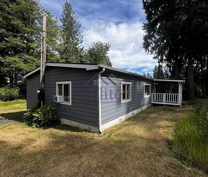 101 E Wood Ln — Photo 2