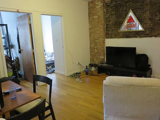 Rented by Majesty Management | media 27