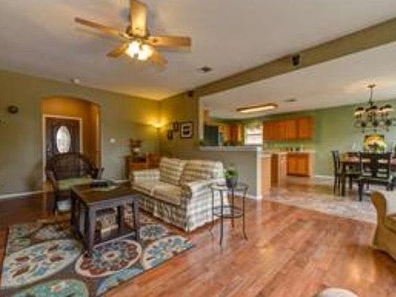 2nd image of 910 Wild Petunia Way