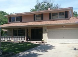 17W484 Waltham Pl, Darien, IL