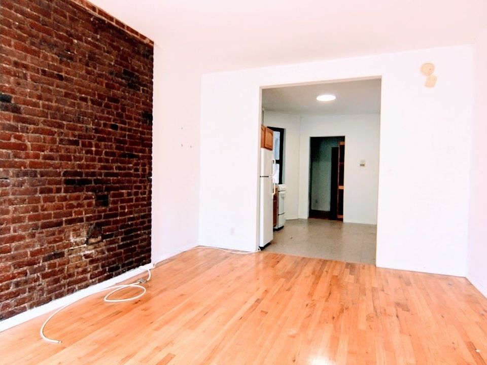 1st image of 323 E 88th St APT 14