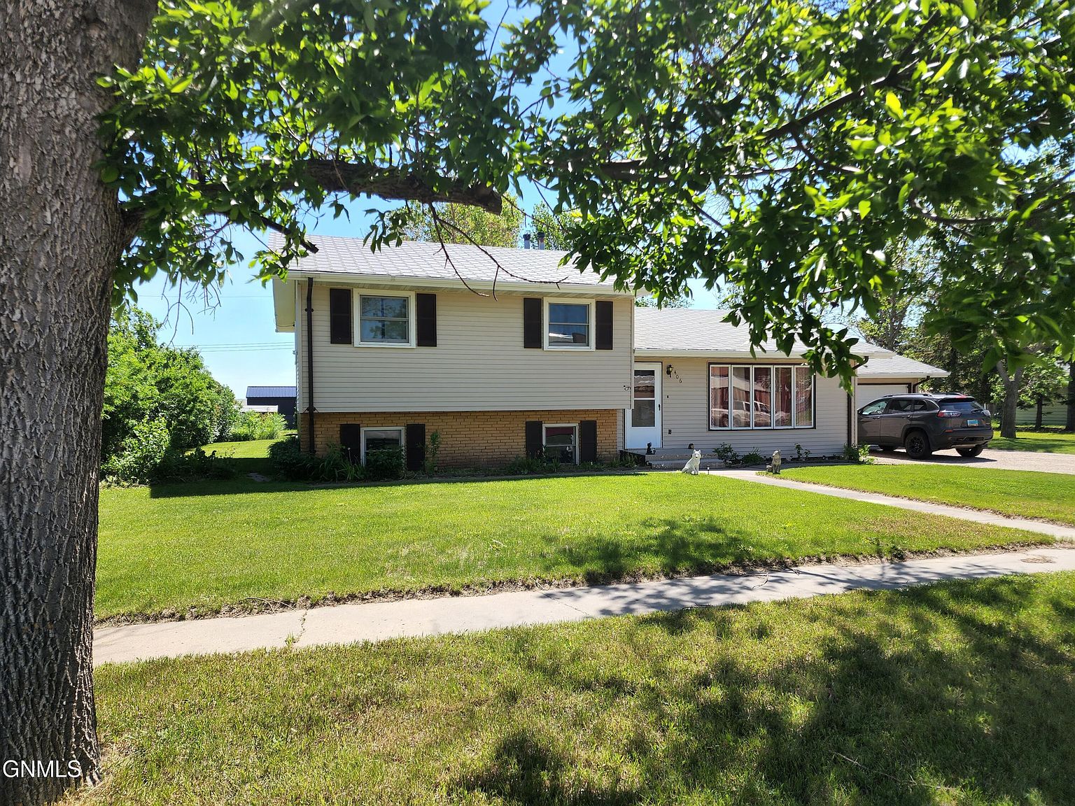 406 East St, Grenora, ND 58845 Zillow