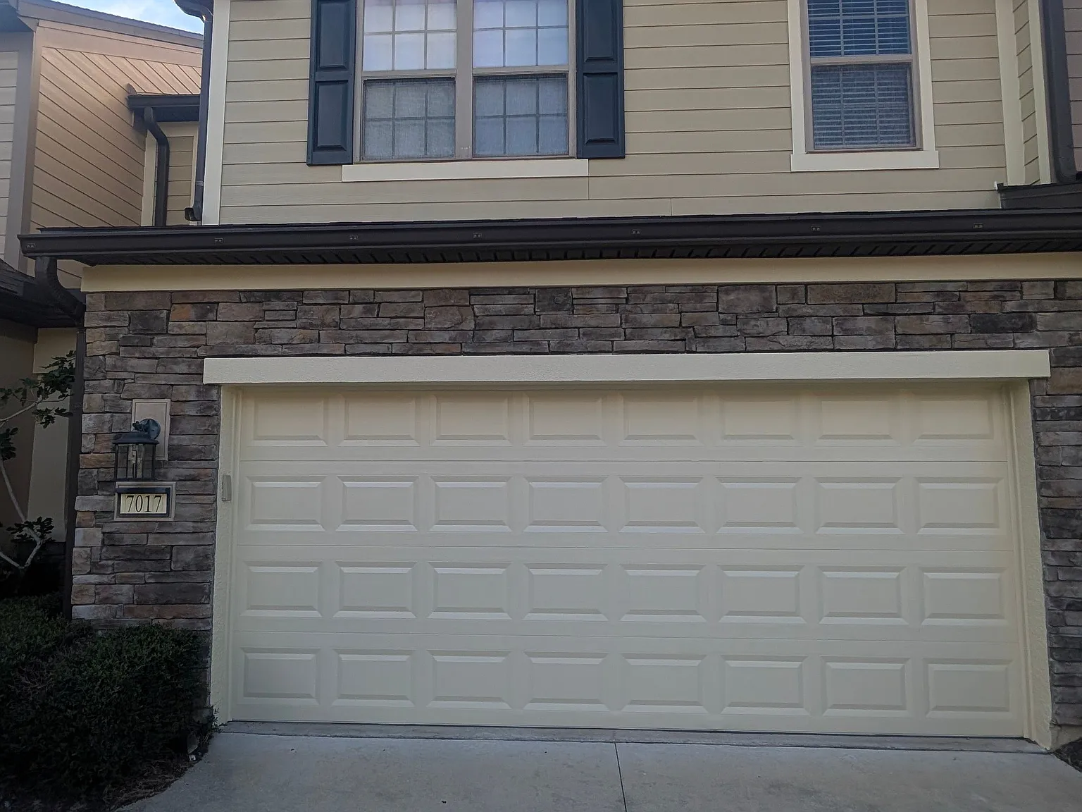 3 bed, 2.5 bath, 1736 sqft, $2,200 — Photo 1