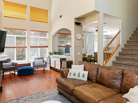 5th image of 652 Chadwick Pl