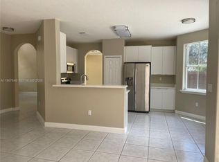 11042 NW 48th Ln, Doral, FL 33178