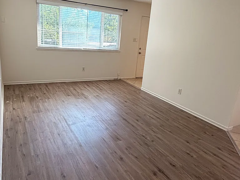 755 Carro Dr #4 — Photo 12