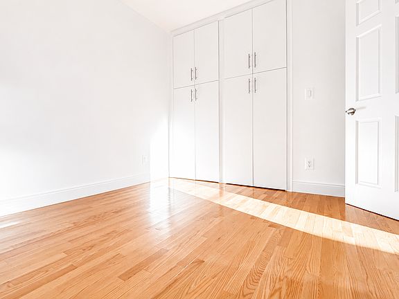 5th image of 149 Leonard St APT 6