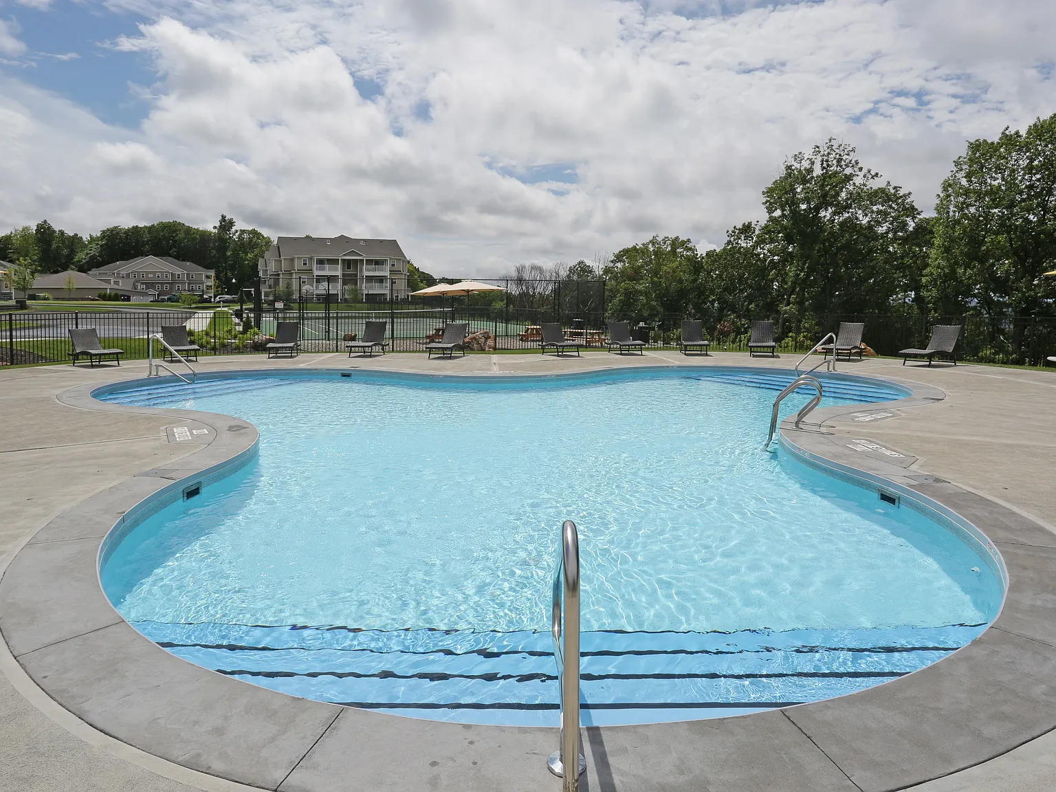 Stoneledge Terrace Apartments — Photo 3