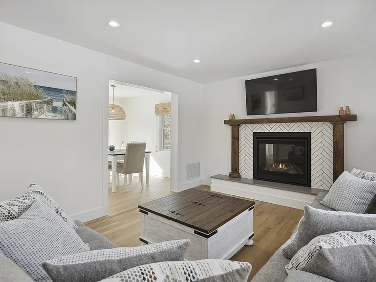 498 Springs Fireplace Rd — Photo 12