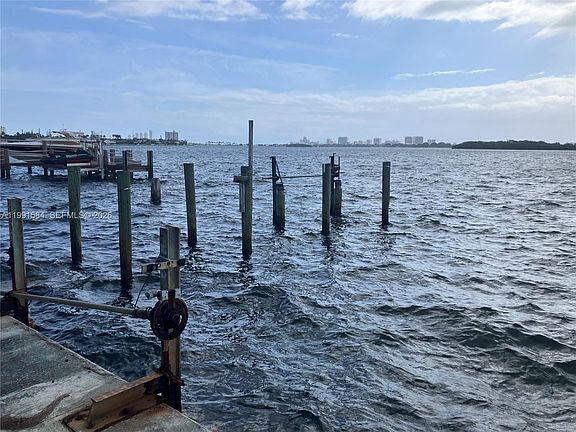 4th image of 10801 N Bayshore Dr