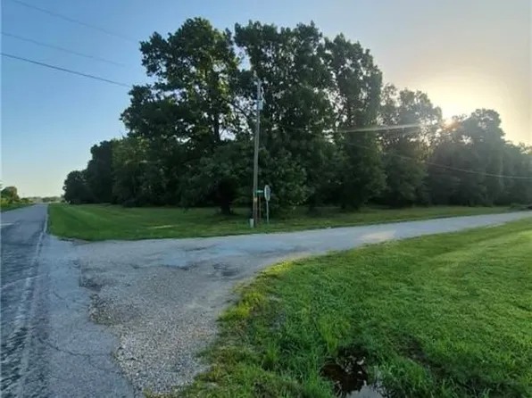 899 E Dade 4, Dadeville, MO 65635