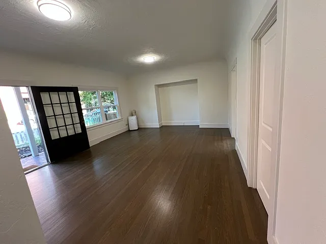 400 Webster St — Photo 3