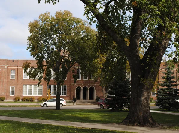 601 4th St, Brookings, SD 57006