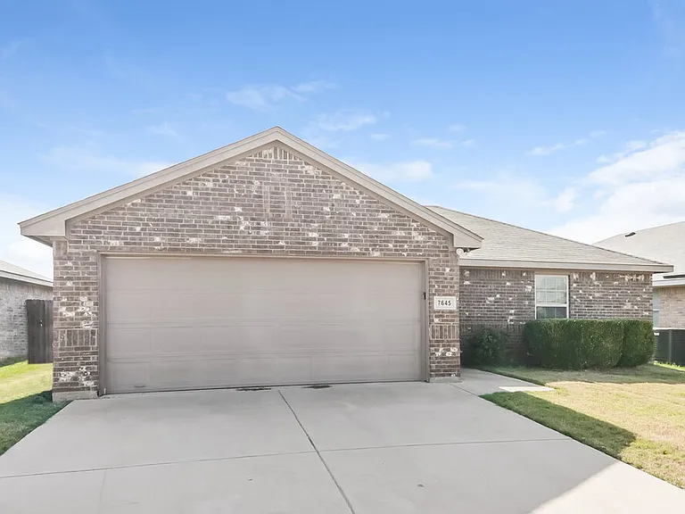7645 Hollow Point Dr — Photo 3