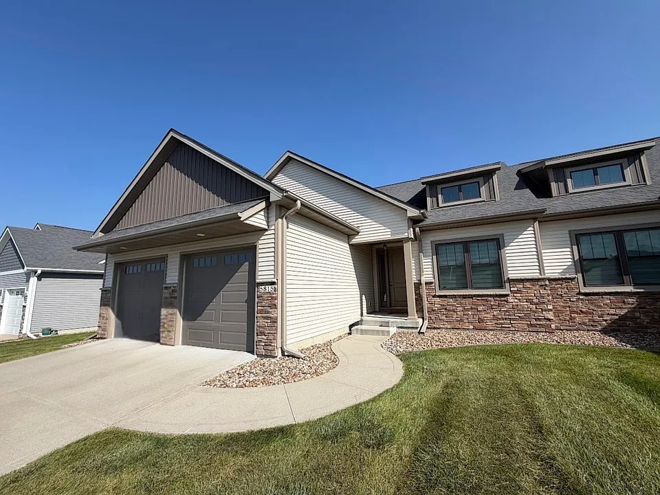 5811-5815 Quarry Dr