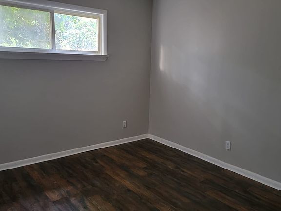 2nd image of 7110 Huntingdon St