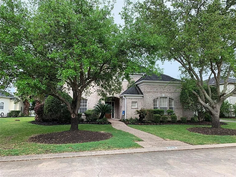 19818 Parkwater Cir — Photo 4