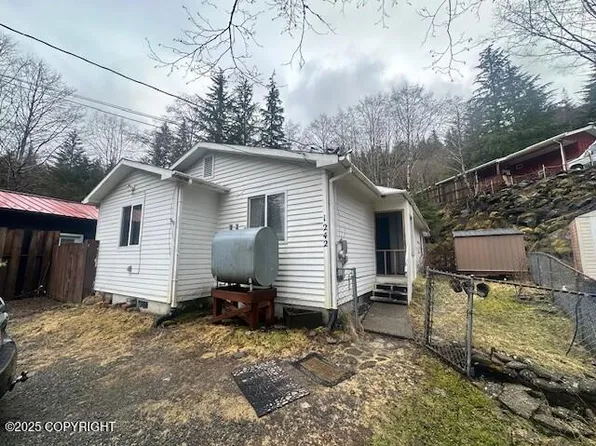 1242 Ketchikan Lakes Rd, Ketchikan, AK 99901