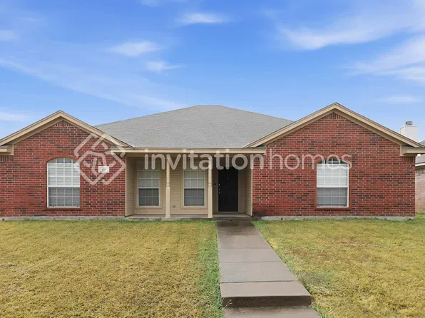 659 NW Summercrest Blvd, Burleson, TX 76028