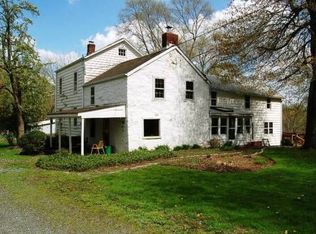 97 Stony Brook Rd, Hopewell, NJ 08525