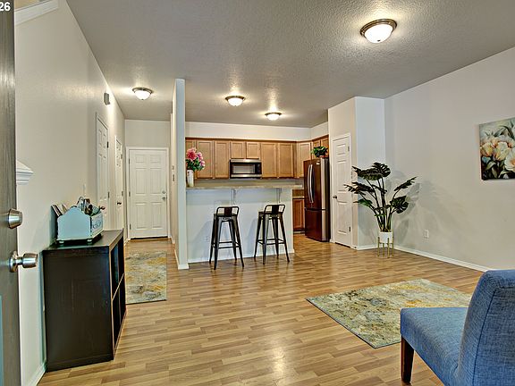 3rd image of 19155 Oak Ave
