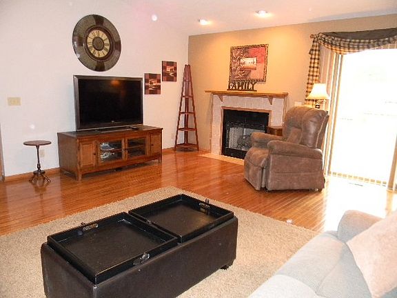 4th image of 4371 Rockaway Ct