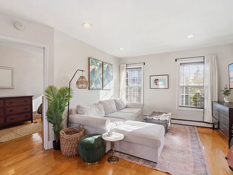 26 Ward St #3 — Photo 8