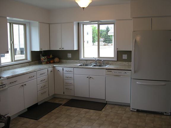 3rd image of 501 4th Ave N