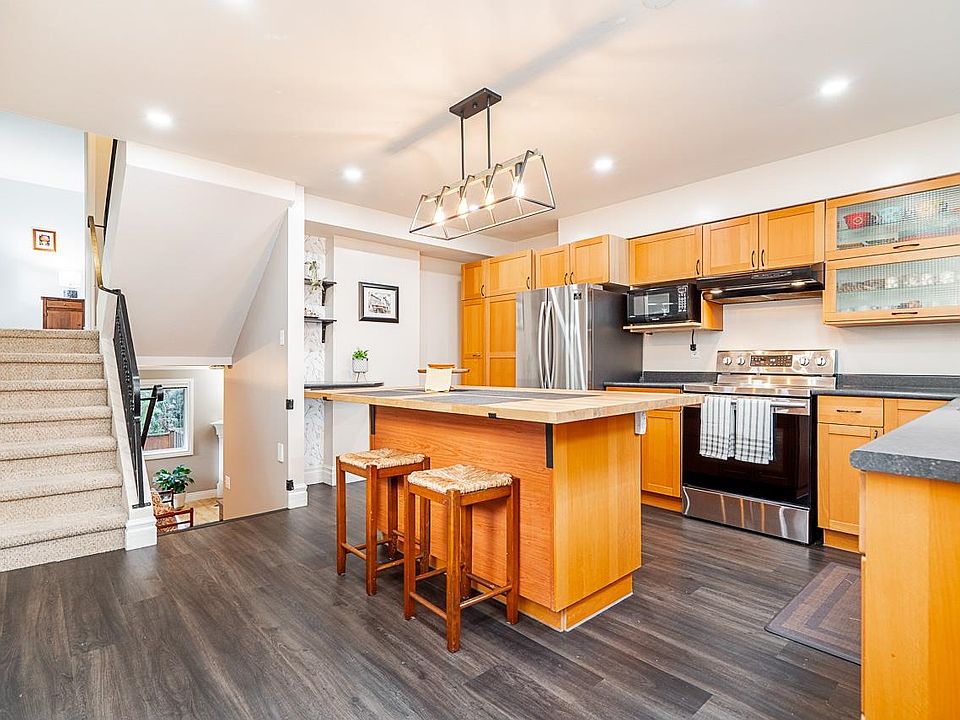 1st image of 3347 Dewdney Trunk Rd #4