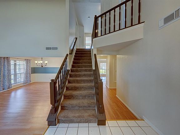 2nd image of 14810 Coral Glen Ct
