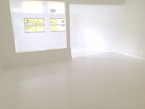 2nd image of 18555 NE 23rd Ct