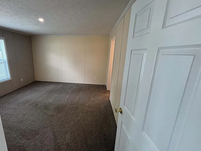 9910 Geraldine St — Photo 16