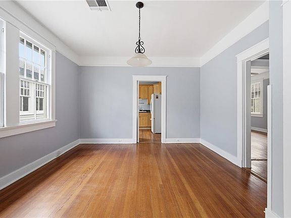 4th image of 2025-27 Broadway St