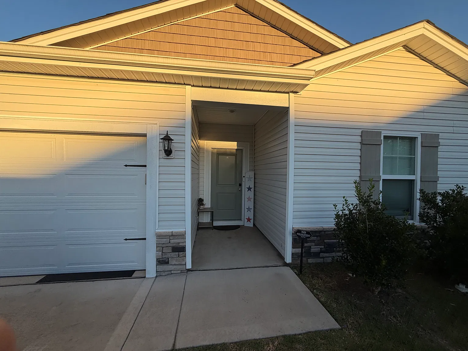4 bed, 1850 sqft, $2,150 — Photo 2