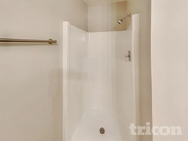 80 Vincent Ln — Photo 15