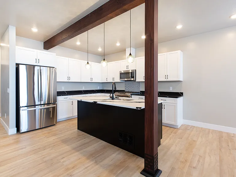 5377 Remington Dr — Photo 7