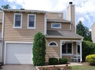 317 Squire Cir, Pittsburgh, PA