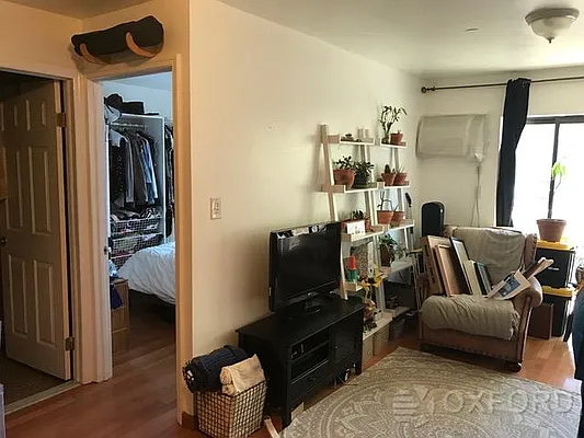 Rented by Oxford Property Group | media 10