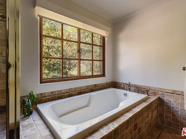 20521 Cheney Dr — Photo 31