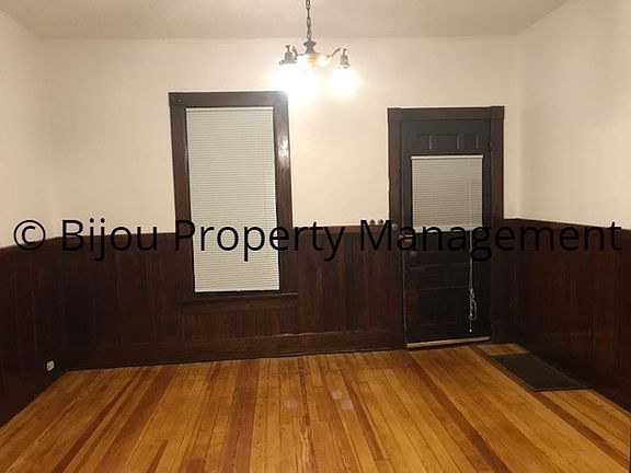 3rd image of 911 E Platte Ave #E23045f47